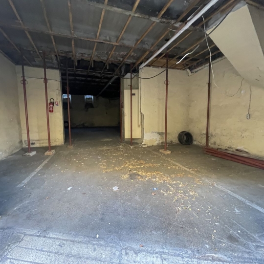  IMMOBILIERE ARTHUR - Plan de Cuques : Parking | MARSEILLE (13004) | 100 m2 | 110 000 € 